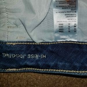Size 18 Short American Eagle Skinny Jeans.